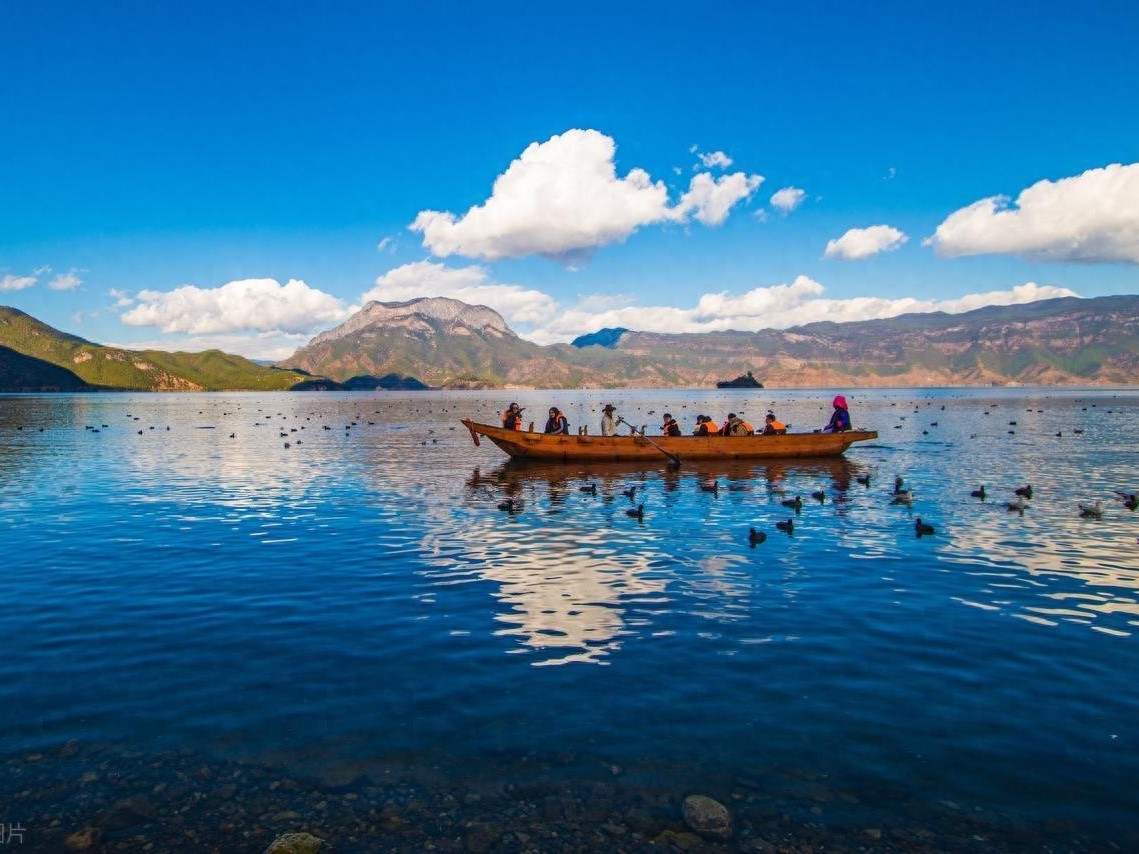 丽江泸沽湖 4 晚 5 日游 ——2-6 人轻奢小团（直飞丽江进出）
